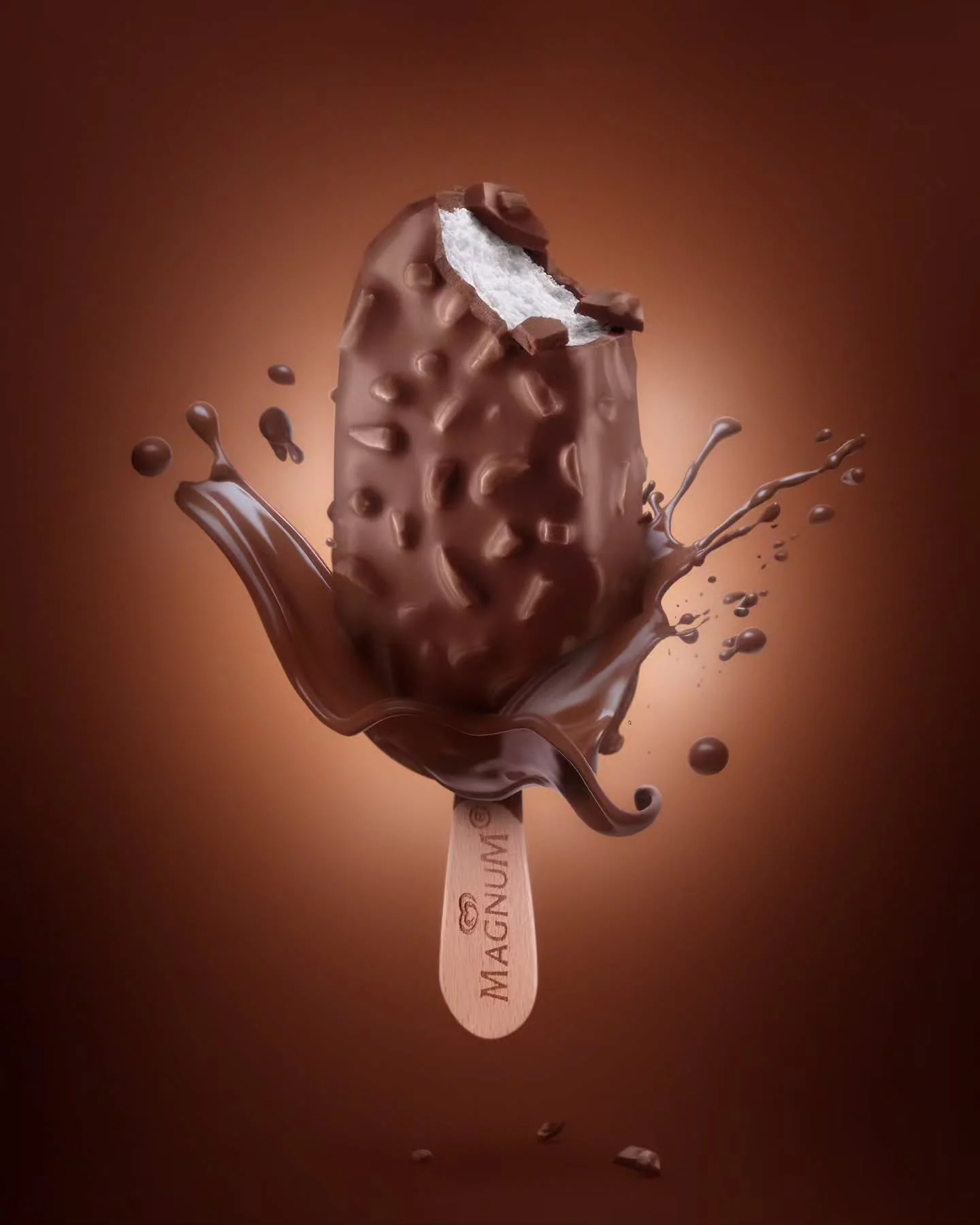 Picolé de chocolate suspenso com respingos de chocolate sobre fundo marrom